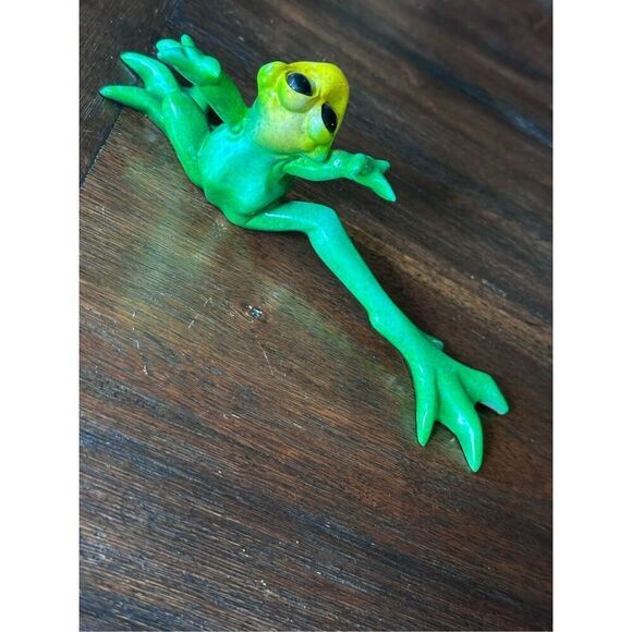 Freedom Frog by Kitty’s Critters - Picture 2 of 7